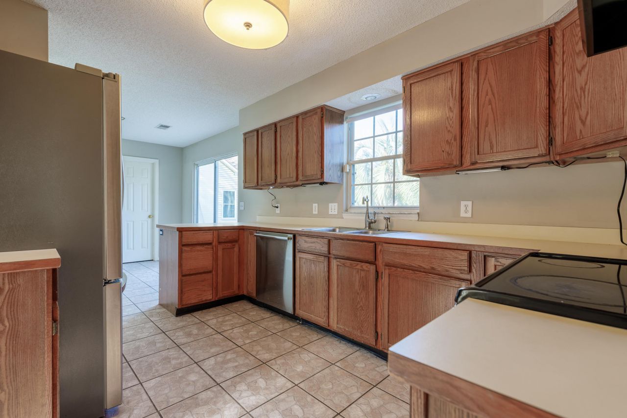 386 Jardinere Walk Photo 4