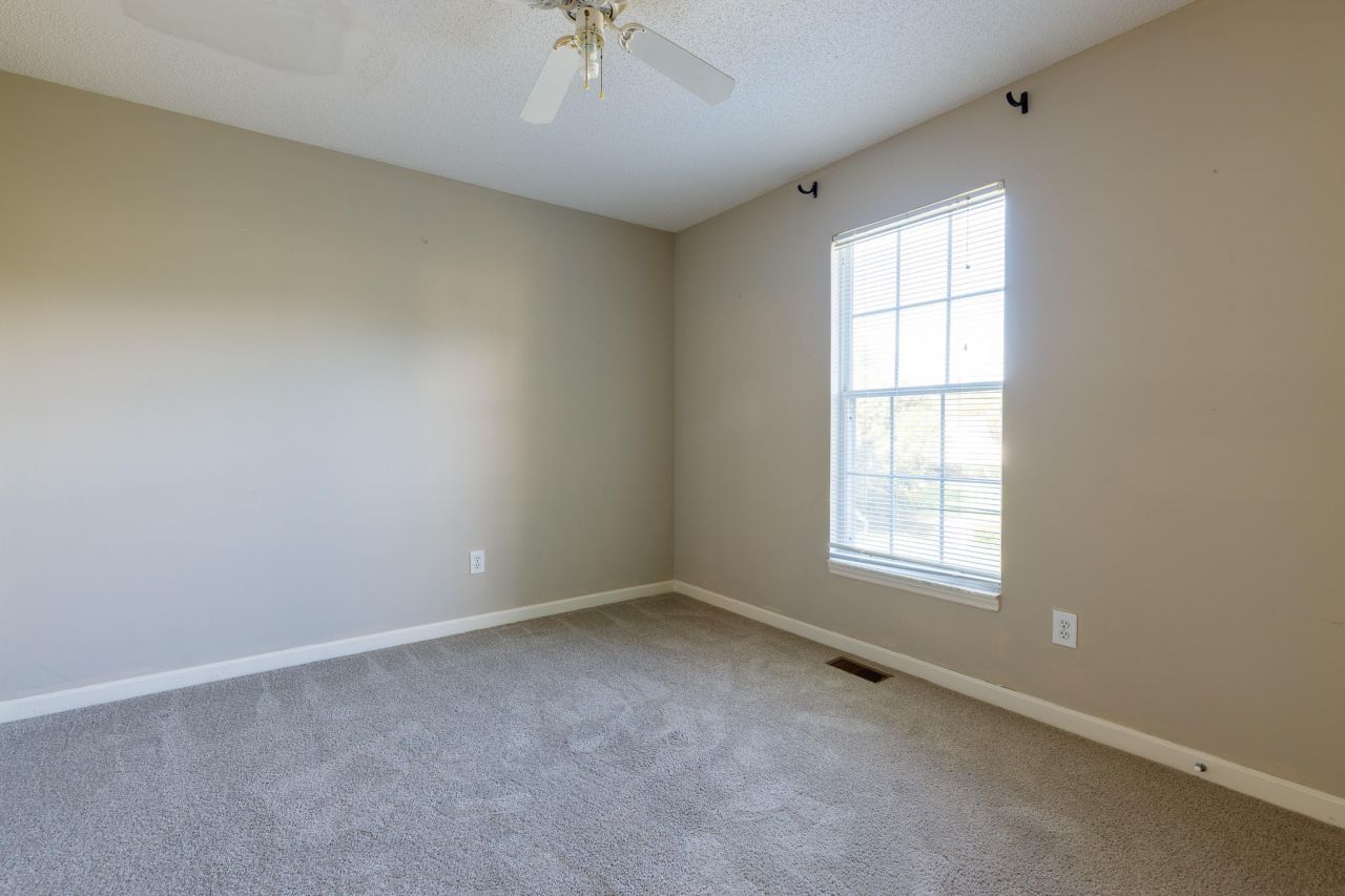 386 Jardinere Walk Photo 8