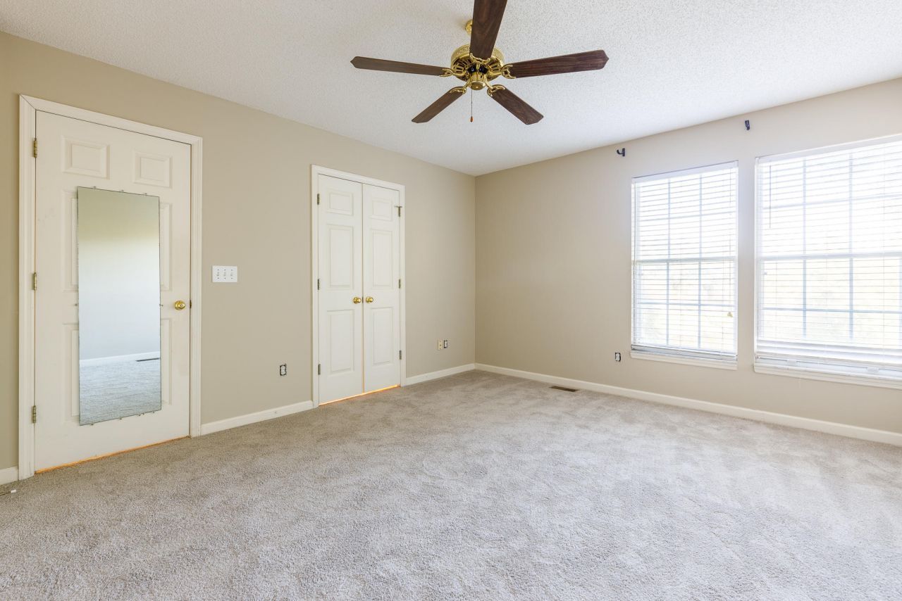 386 Jardinere Walk Photo 9