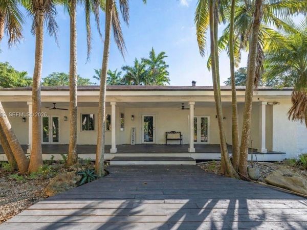 20076 SW 190th St, Miami, FL 33187