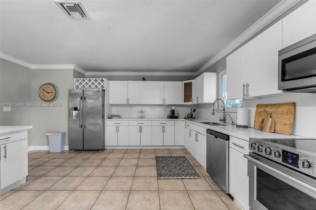 20076 SW 190th St, Miami, FL 33187 Photo