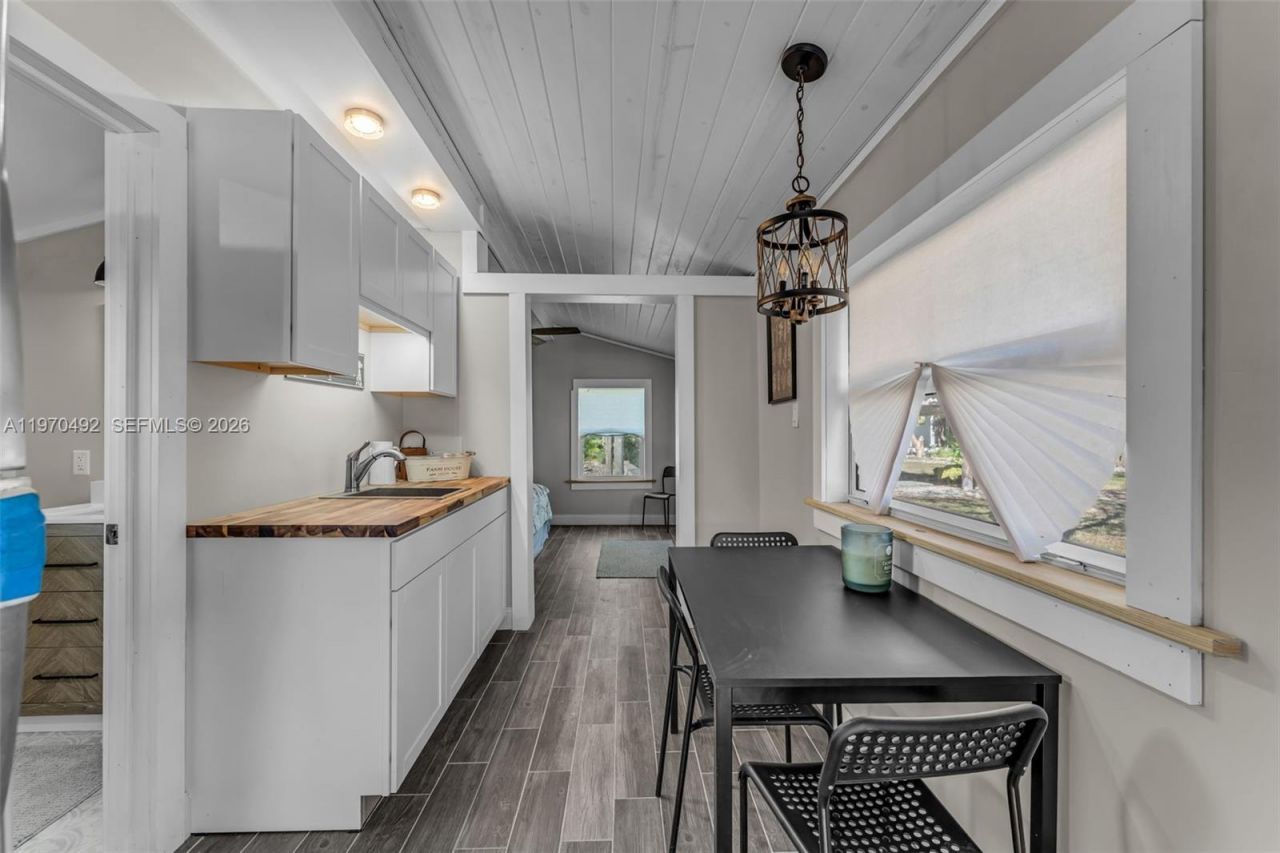 20076 SW 190th St, Miami, FL 33187 Photo