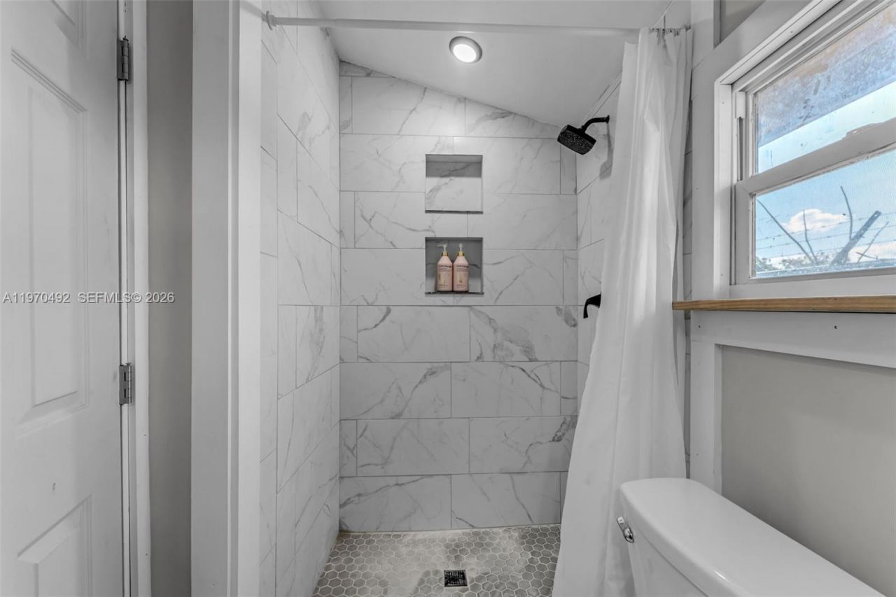 20076 SW 190th St, Miami, FL 33187 Photo