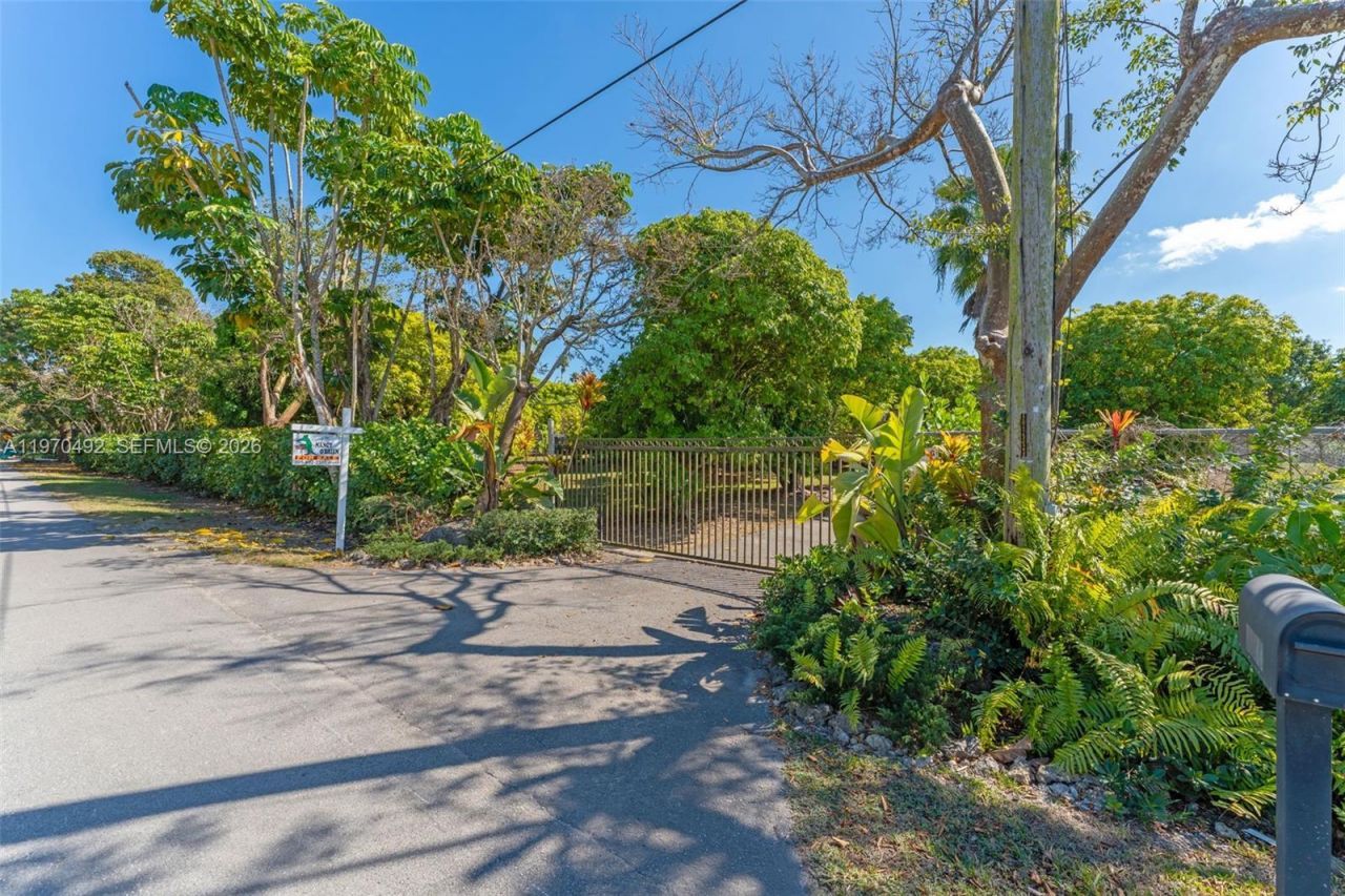 20076 SW 190th St, Miami, FL 33187 Photo