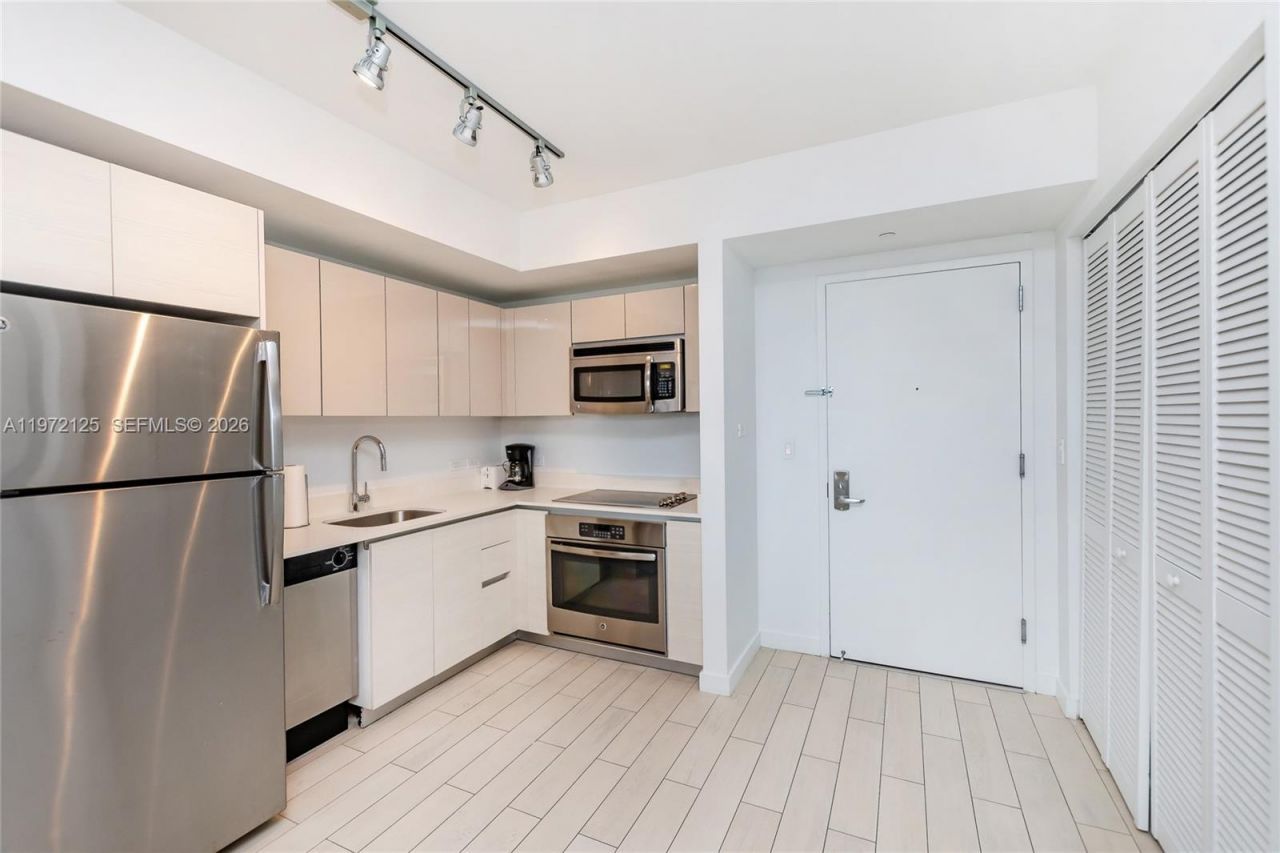 2602 E Hallandale Beach Blvd , Unit R1903, Hallandale Beach, FL 33009 Photo