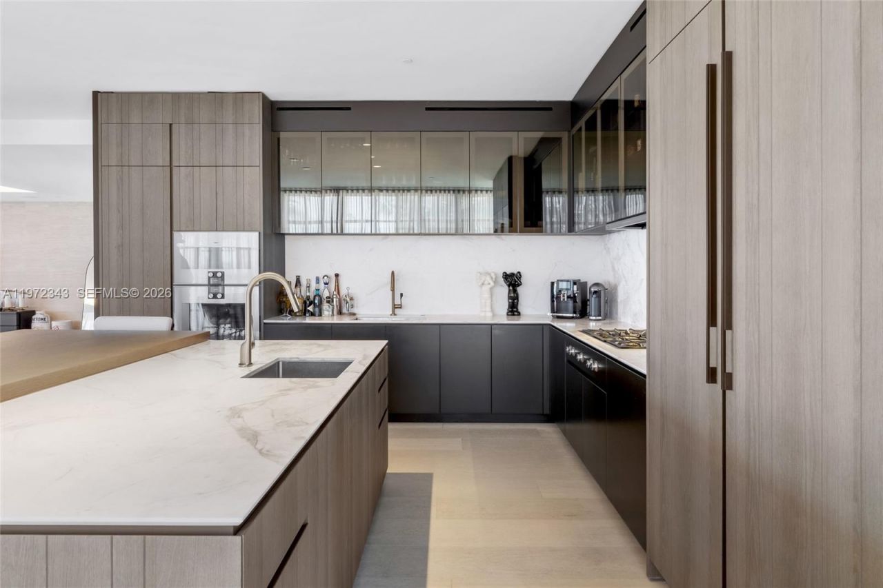 8955 NE Collins Ave, Unit 301, Surfside, FL 33154 Photo