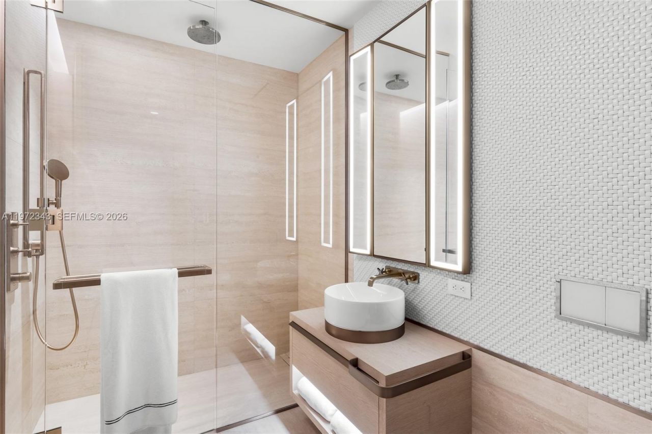 8955 NE Collins Ave, Unit 301, Surfside, FL 33154 Photo