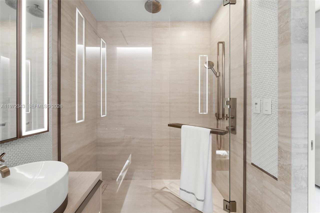 8955 NE Collins Ave, Unit 301, Surfside, FL 33154 Photo