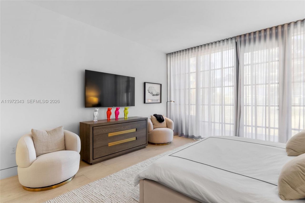 8955 NE Collins Ave, Unit 301, Surfside, FL 33154 Photo