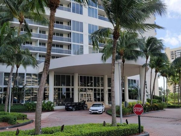 1850 S Ocean Dr, Unit 3007, Hallandale Beach, FL 33009