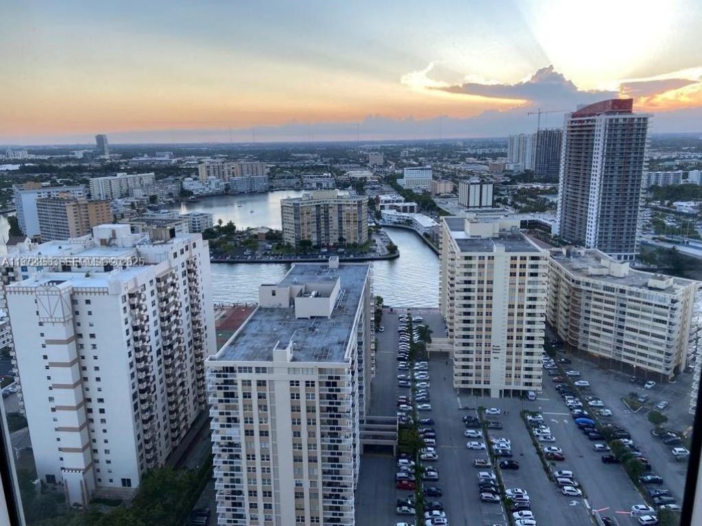1850 S Ocean Dr, Unit 3007, Hallandale Beach, FL 33009 Photo