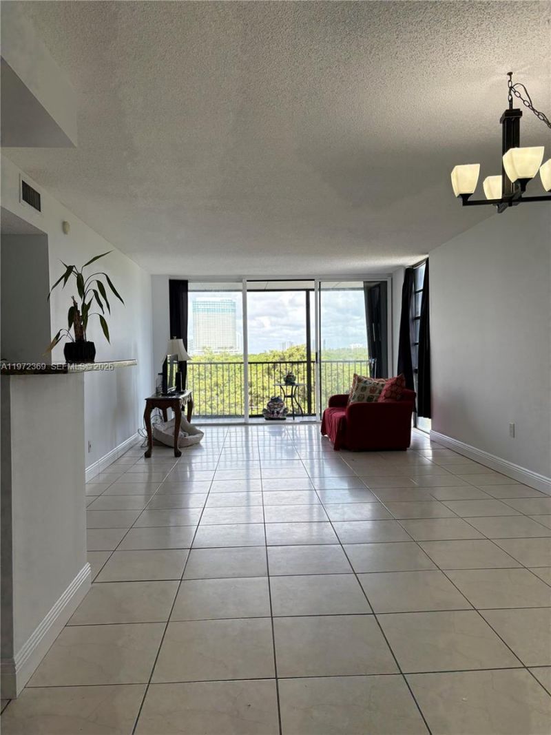 2500 NE 135 , Unit 502, North Miami, FL 33181 Photo