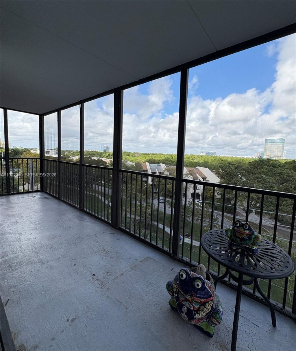 2500 NE 135 , Unit 502, North Miami, FL 33181 Photo