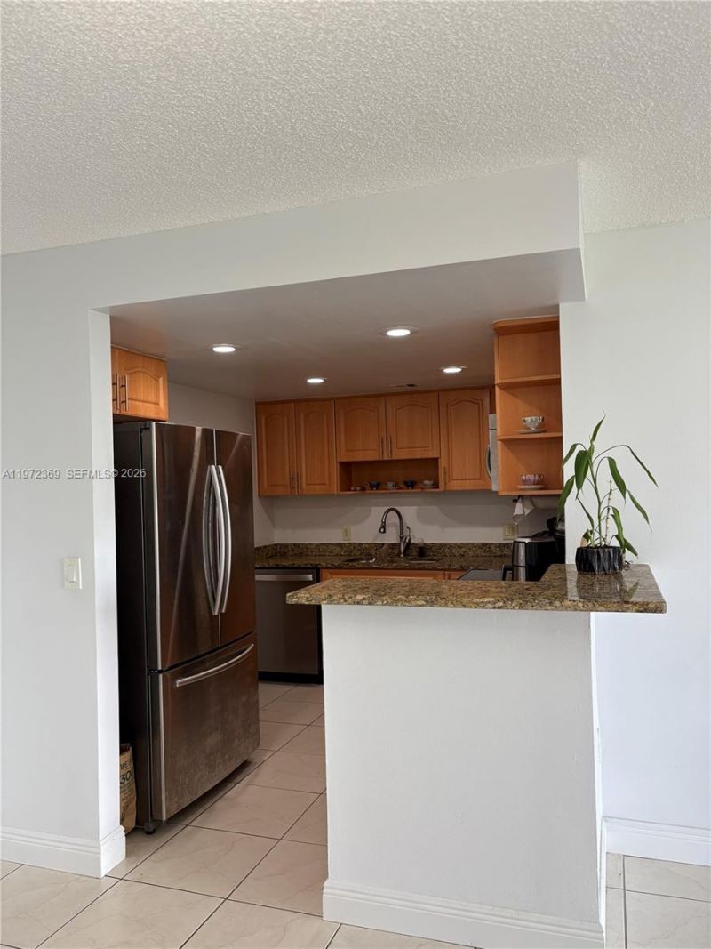 2500 NE 135 , Unit 502, North Miami, FL 33181 Photo