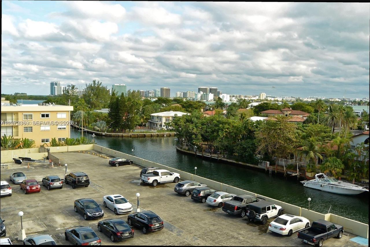 2500 NE 135 , Unit 502, North Miami, FL 33181 Photo