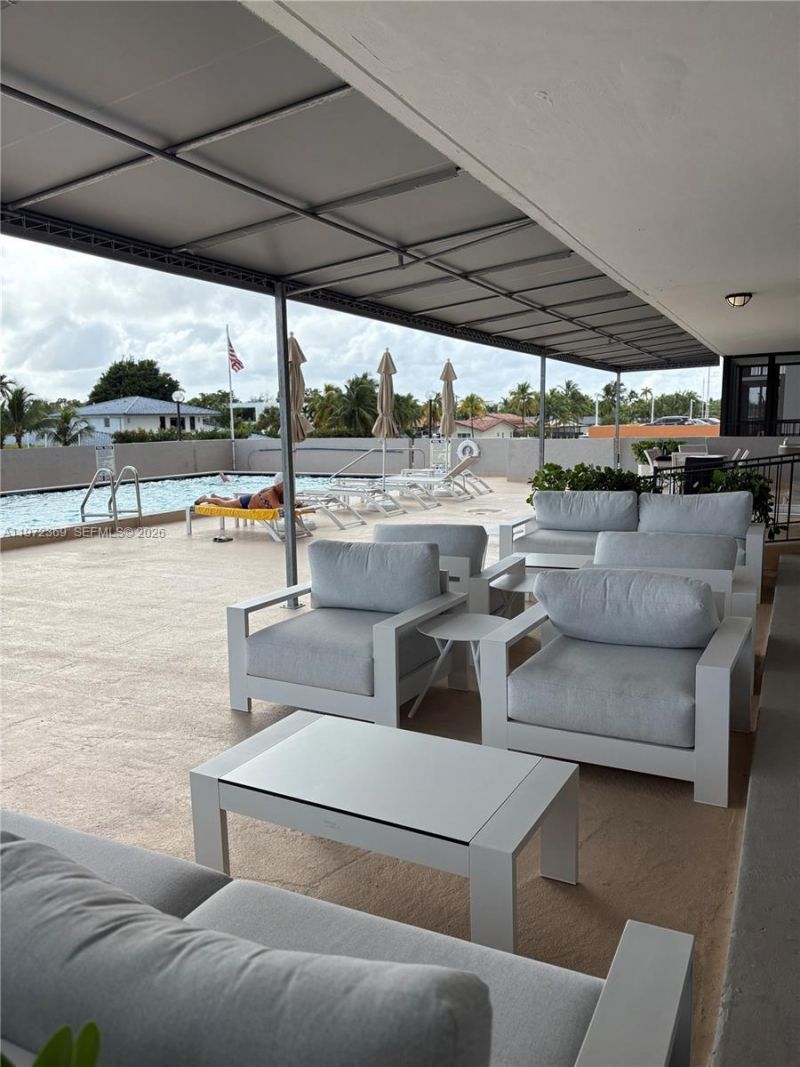 2500 NE 135 , Unit 502, North Miami, FL 33181 Photo