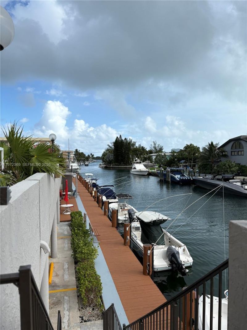 2500 NE 135 , Unit 502, North Miami, FL 33181 Photo