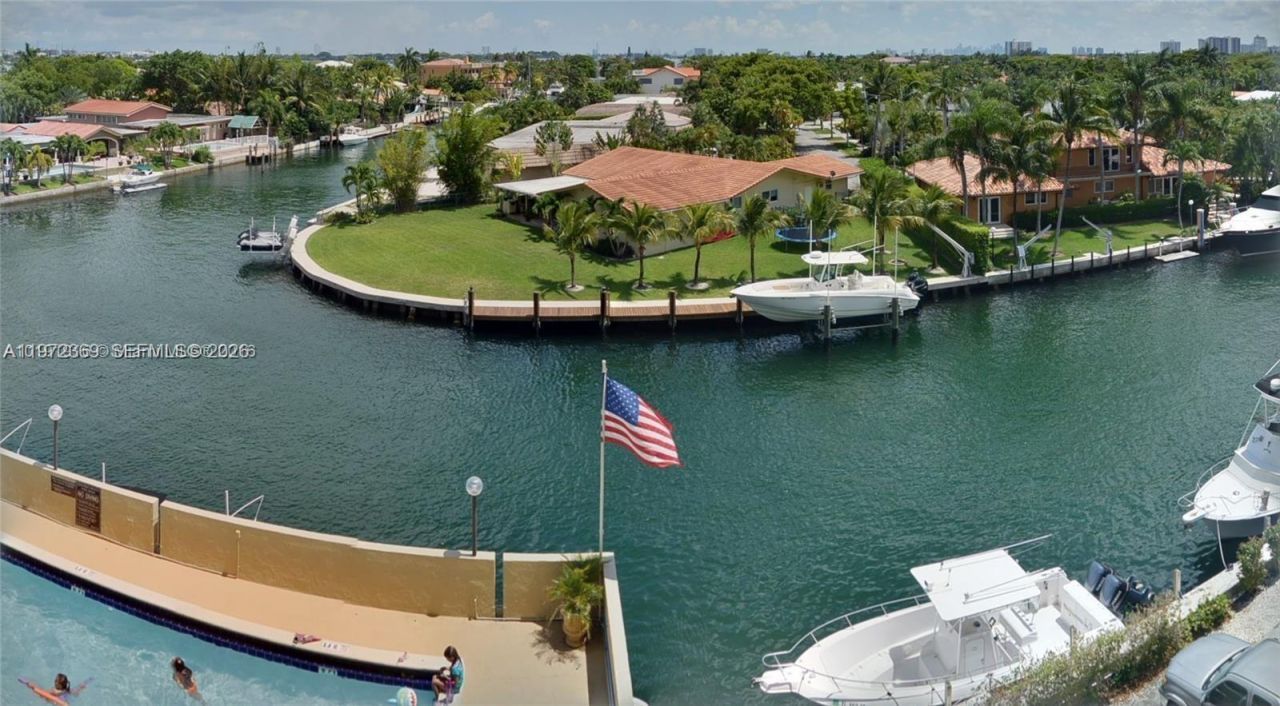 2500 NE 135 , Unit 502, North Miami, FL 33181 Photo