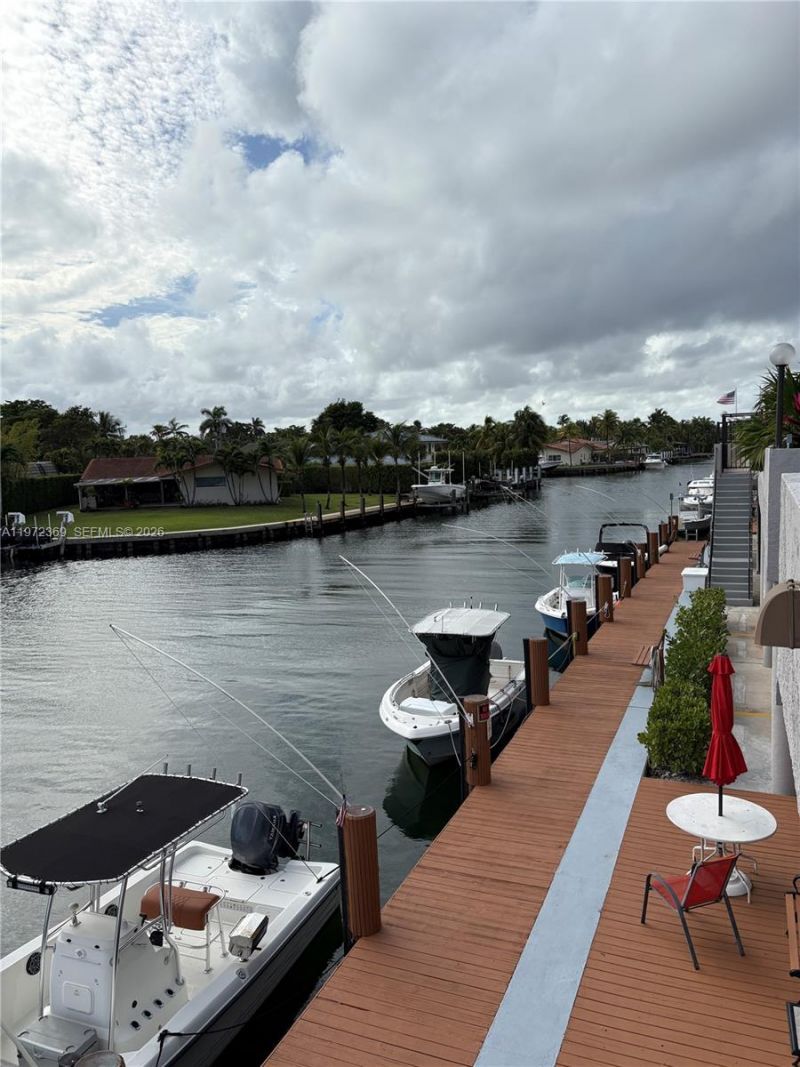 2500 NE 135 , Unit 502, North Miami, FL 33181 Photo