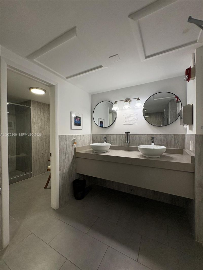 2500 NE 135 , Unit 502, North Miami, FL 33181 Photo