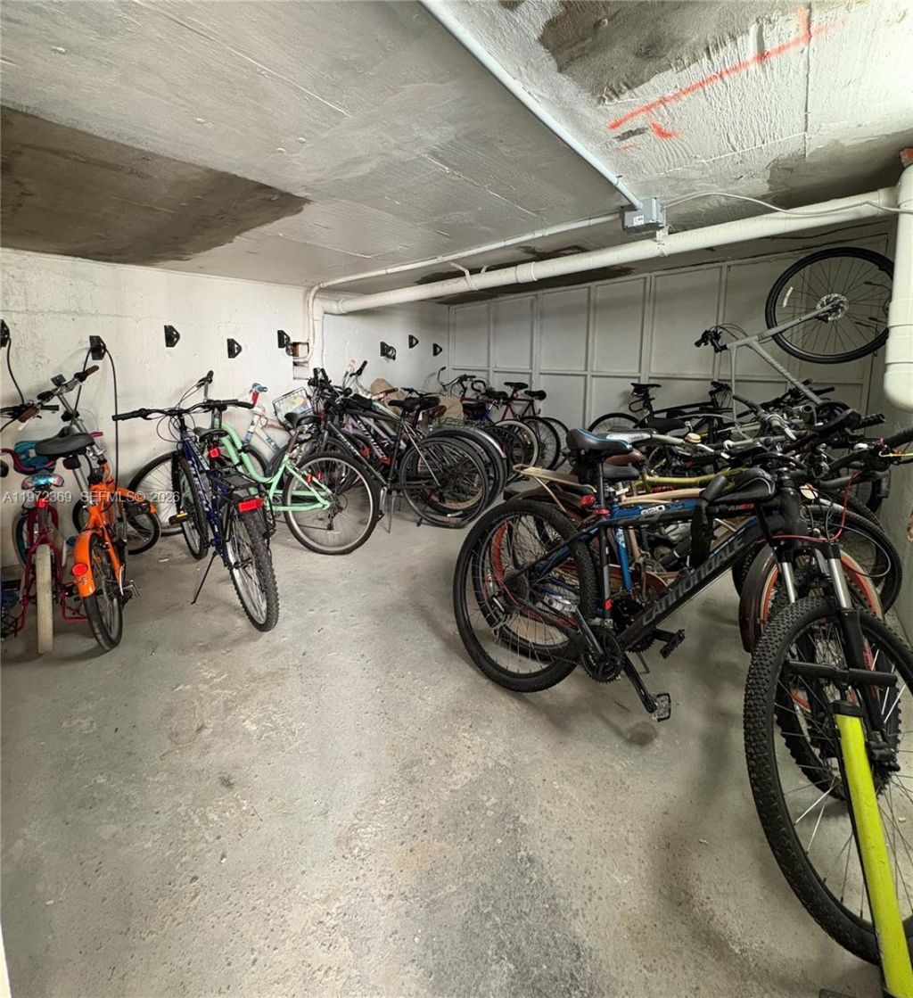 2500 NE 135 , Unit 502, North Miami, FL 33181 Photo