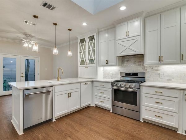 6027 High Court Place , Dallas, TX 75254