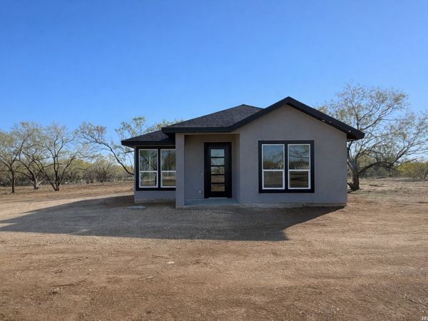 1450 Corgey Rd., Pleasanton, TX 78064