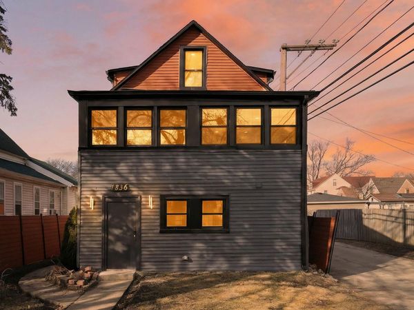 1836 Hartrey Avenue, Evanston, IL 60201