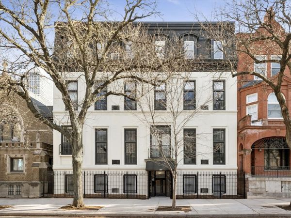 921 N La Salle Drive, Unit 18, Chicago, IL 60610