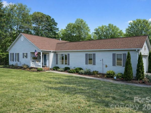 411 27th Avenue Circle NW, Hickory, NC 28601