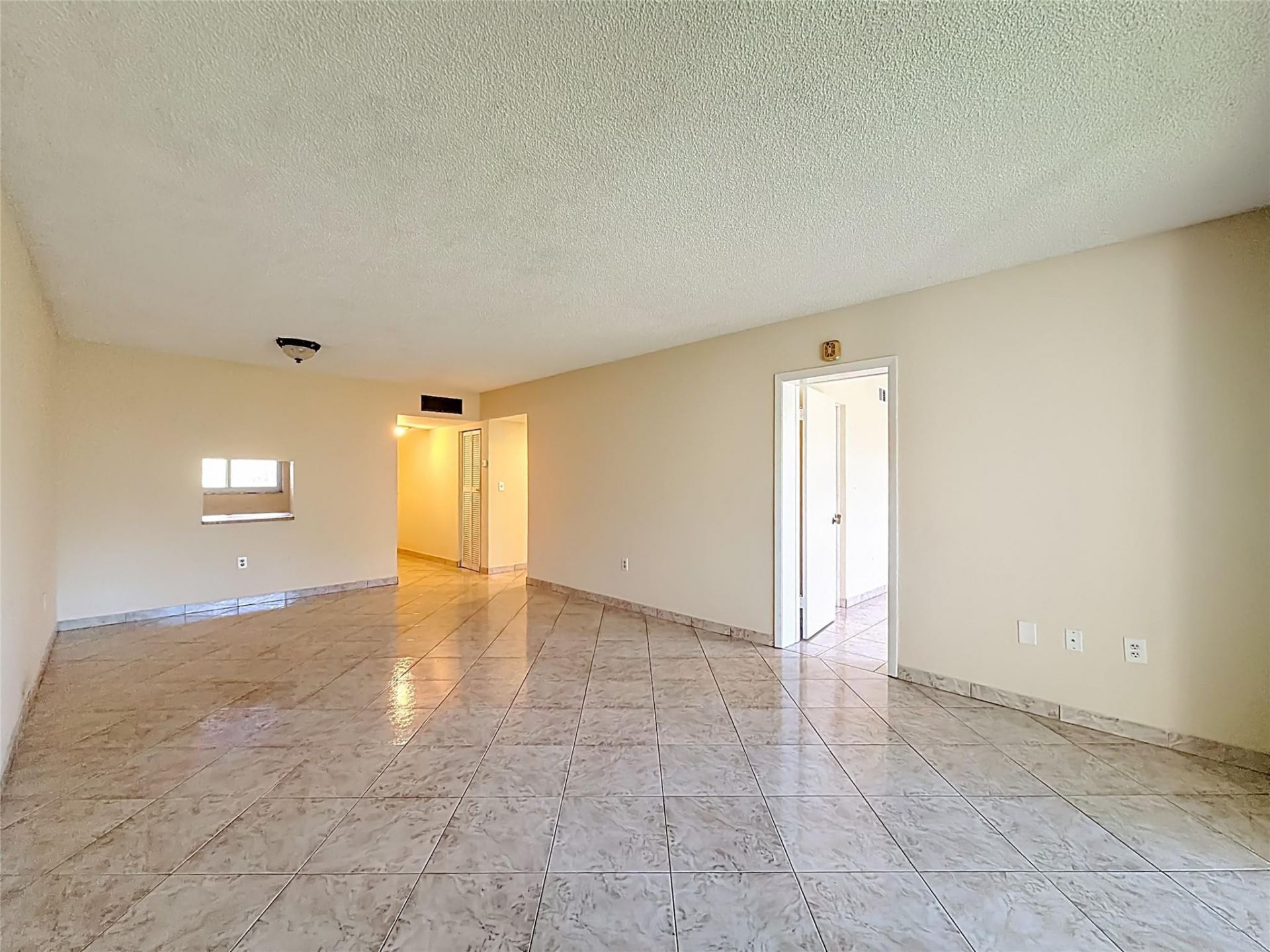 5935 Del Lago Circle, Unit 108, Sunrise, FL 33313 Photo