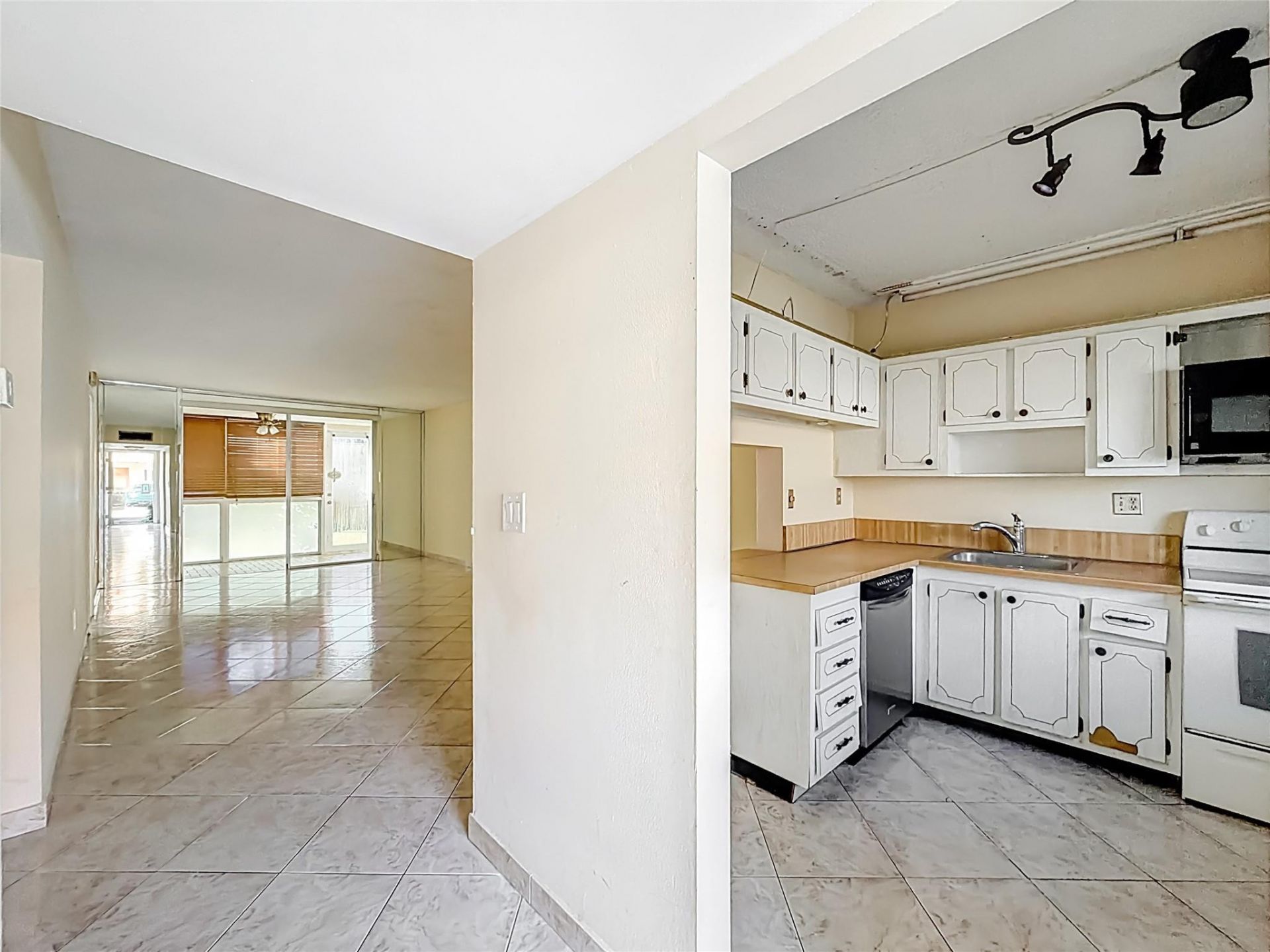 5935 Del Lago Circle, Unit 108, Sunrise, FL 33313 Photo