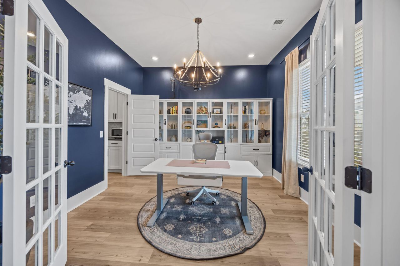 643 Blueway Avenue Photo 17