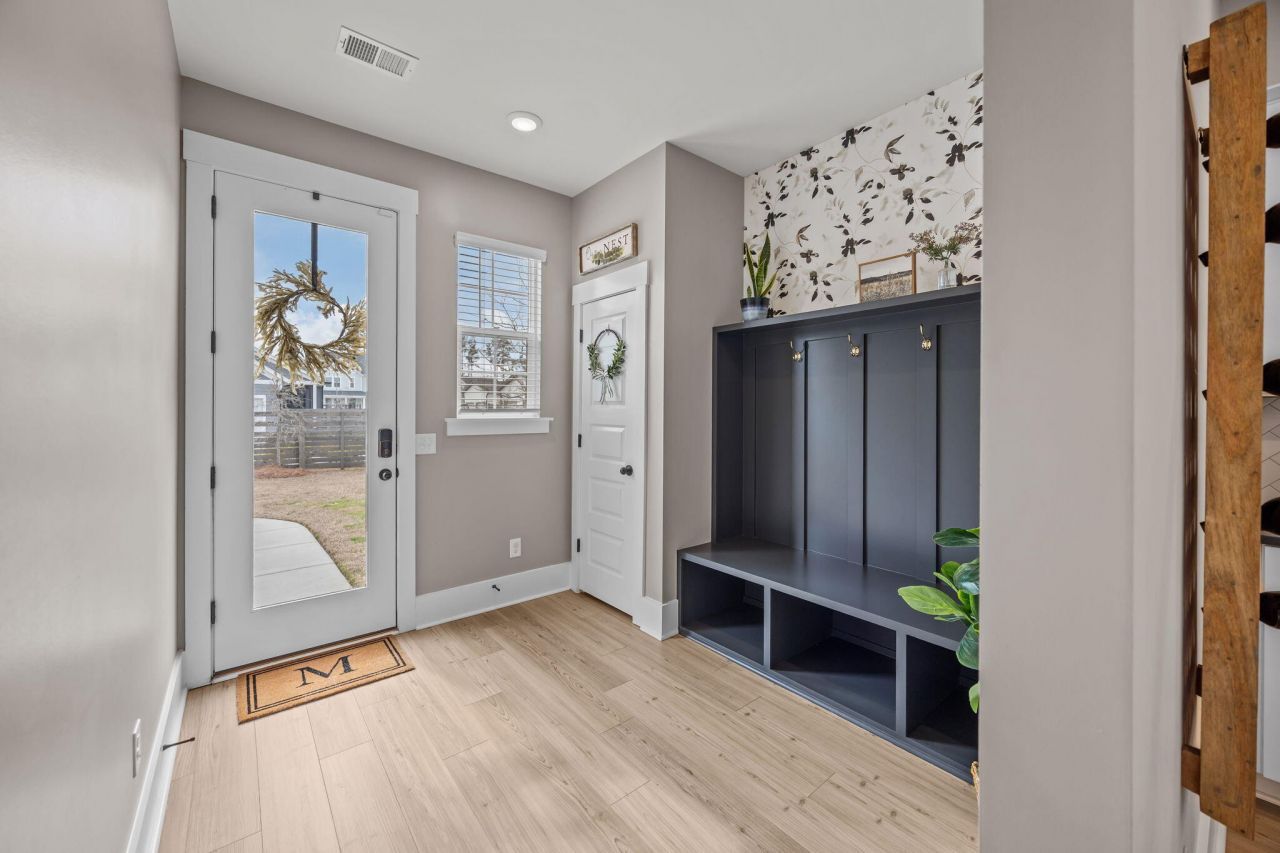 643 Blueway Avenue Photo 24