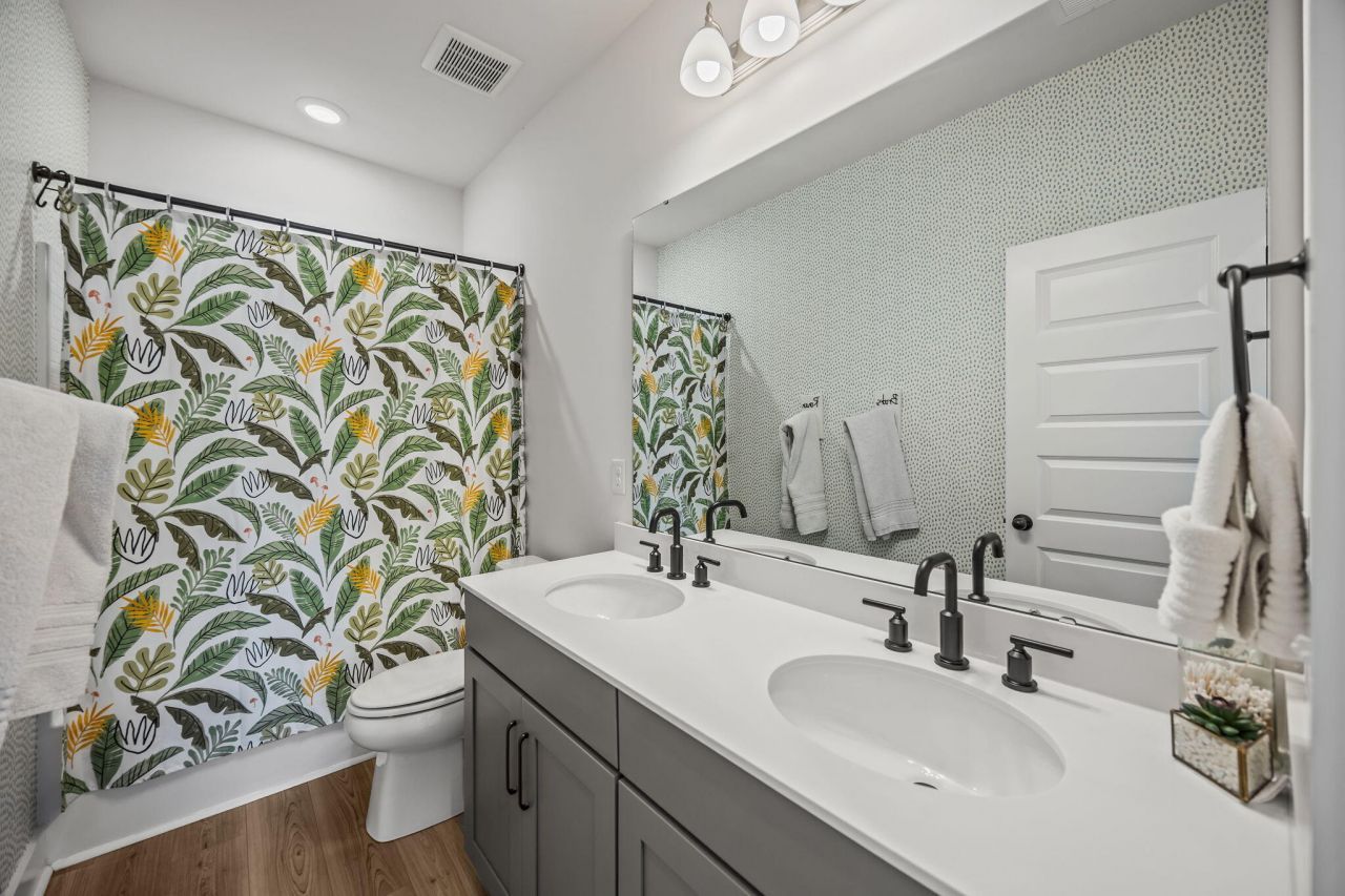 643 Blueway Avenue Photo 43