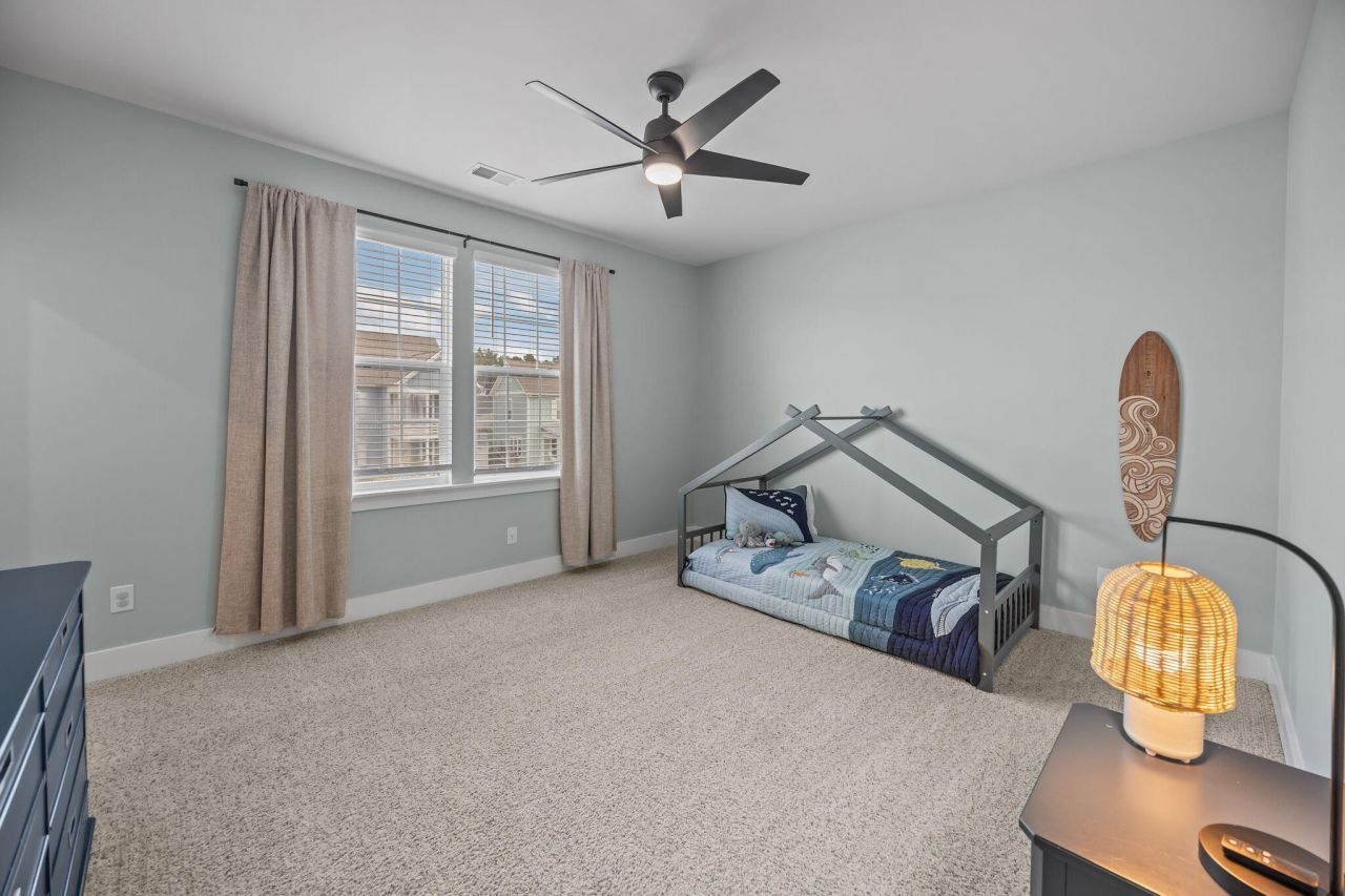 643 Blueway Avenue Photo 44