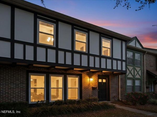 8140 SUTTON Place E, Jacksonville, FL 32217