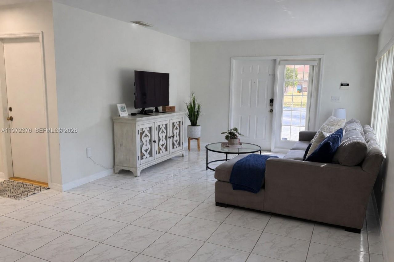 Please Call For Address, Miami, FL 33193 Photo