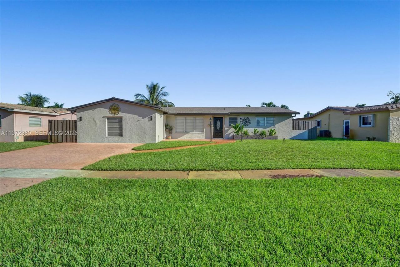 8521 Pasadena Blvd, Pembroke Pines, FL 33024 Photo