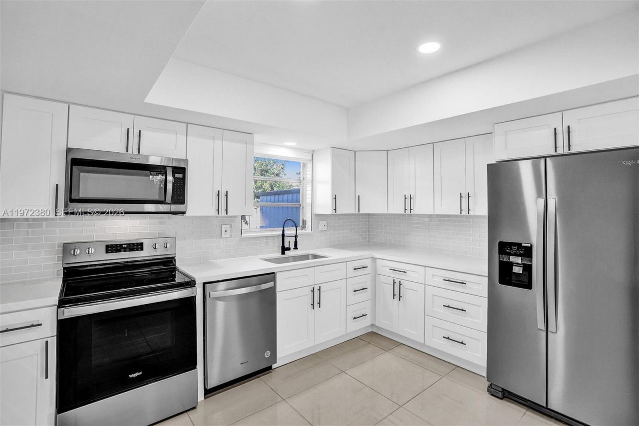 8521 Pasadena Blvd, Pembroke Pines, FL 33024 Photo