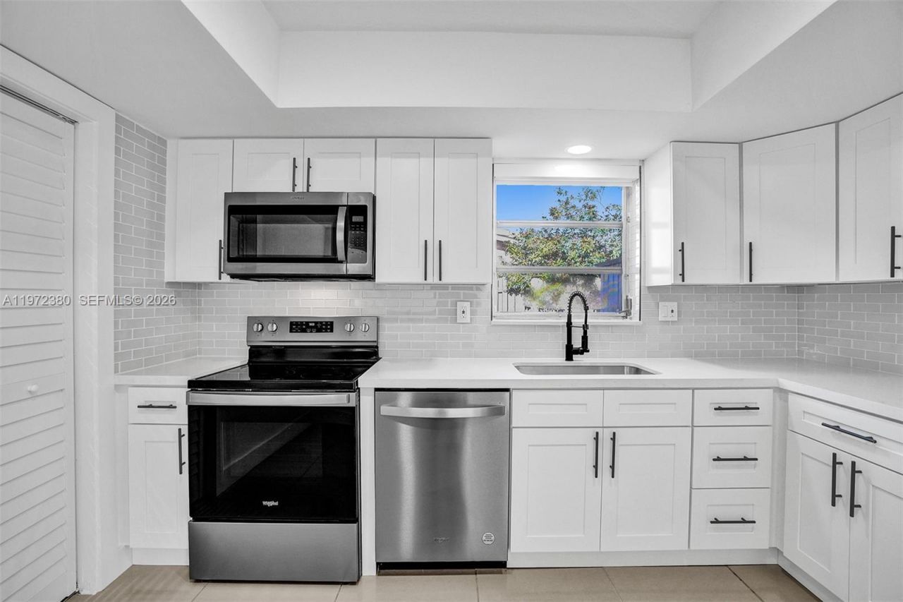 8521 Pasadena Blvd, Pembroke Pines, FL 33024 Photo