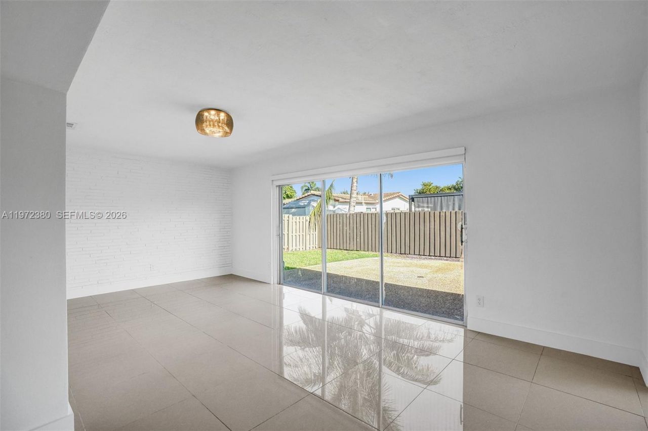 8521 Pasadena Blvd, Pembroke Pines, FL 33024 Photo