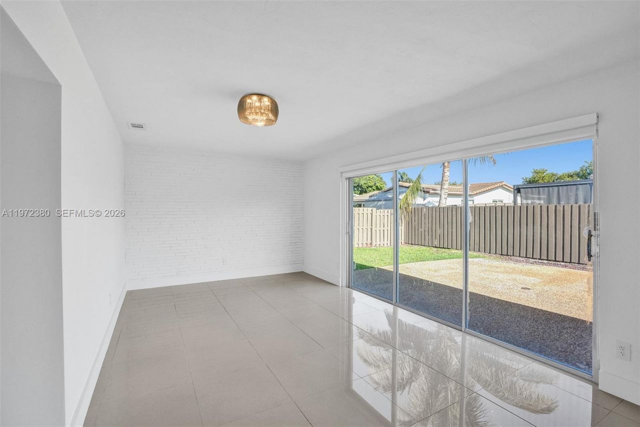 8521 Pasadena Blvd, Pembroke Pines, FL 33024 Photo