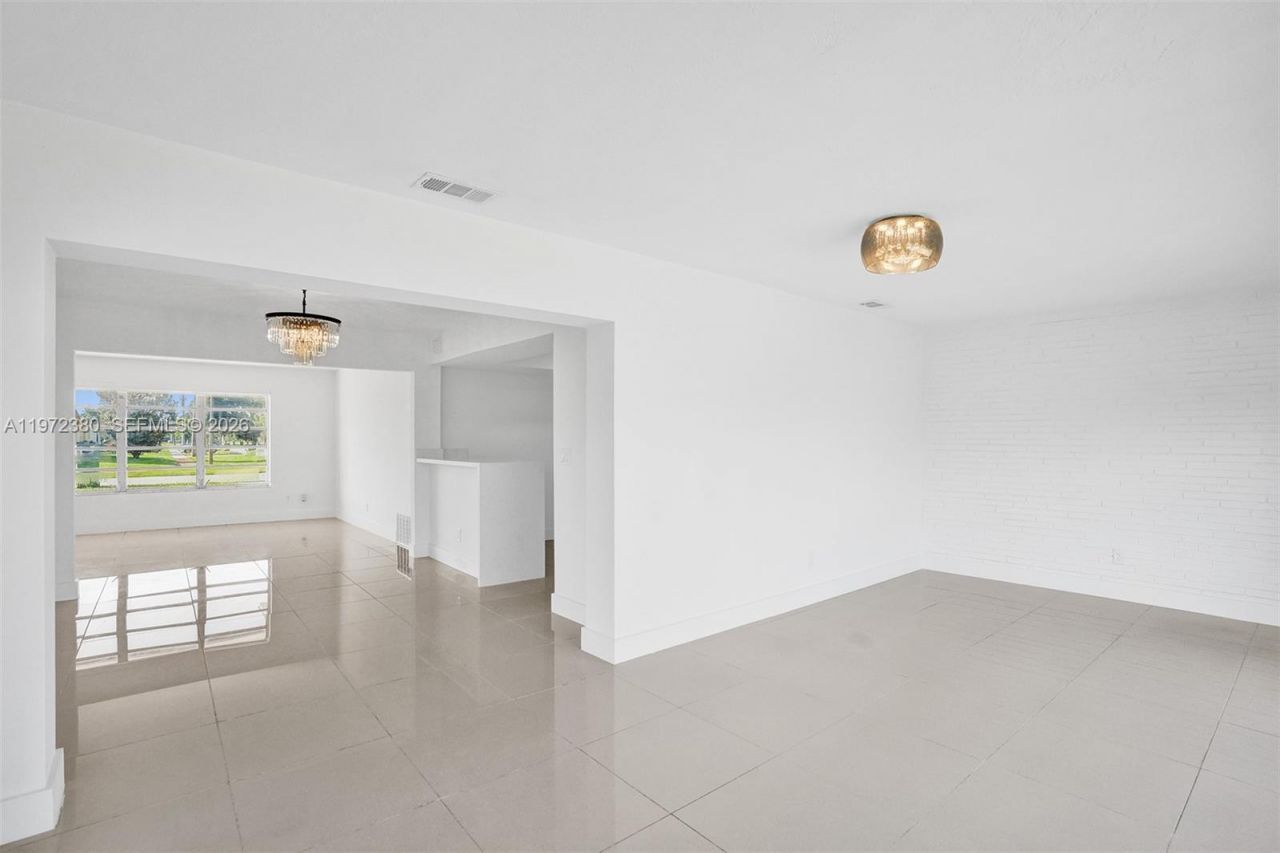 8521 Pasadena Blvd, Pembroke Pines, FL 33024 Photo