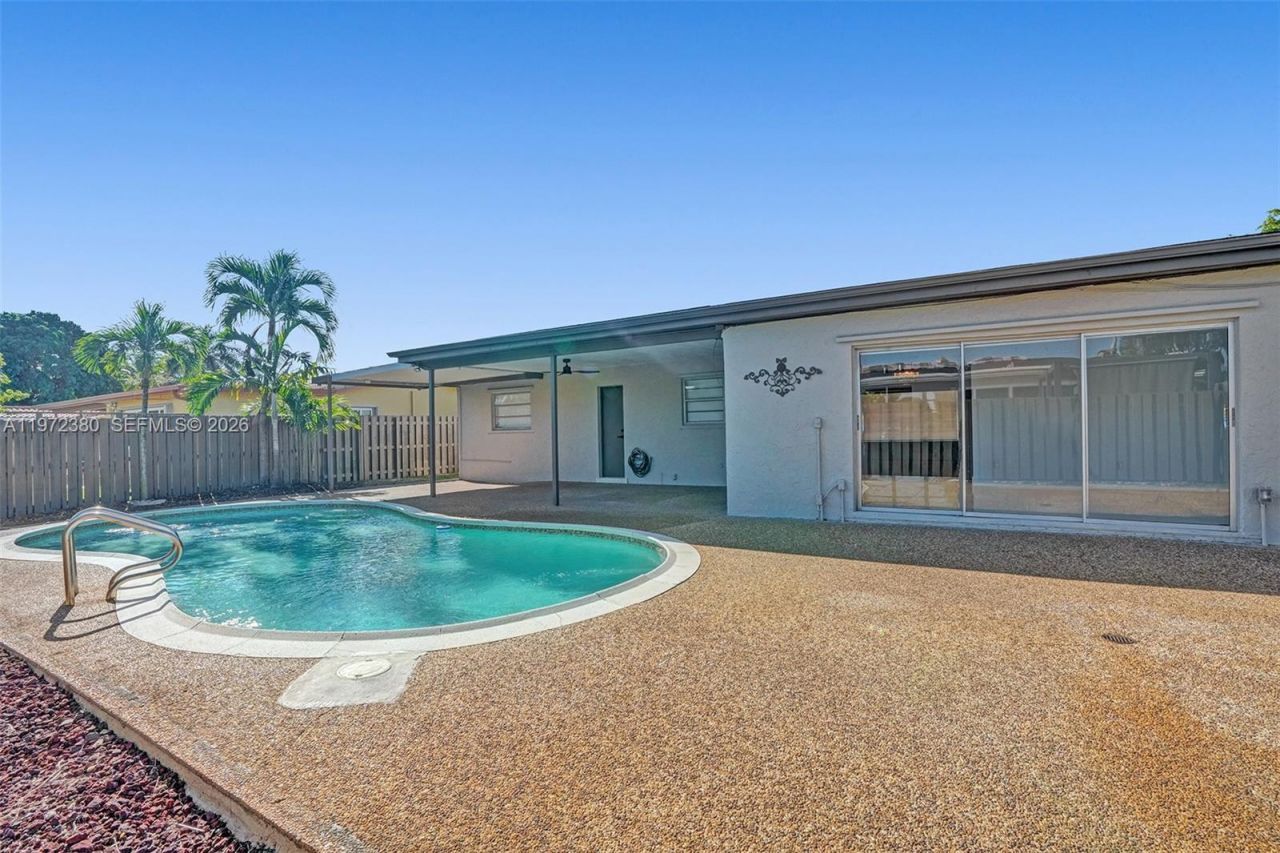 8521 Pasadena Blvd, Pembroke Pines, FL 33024 Photo