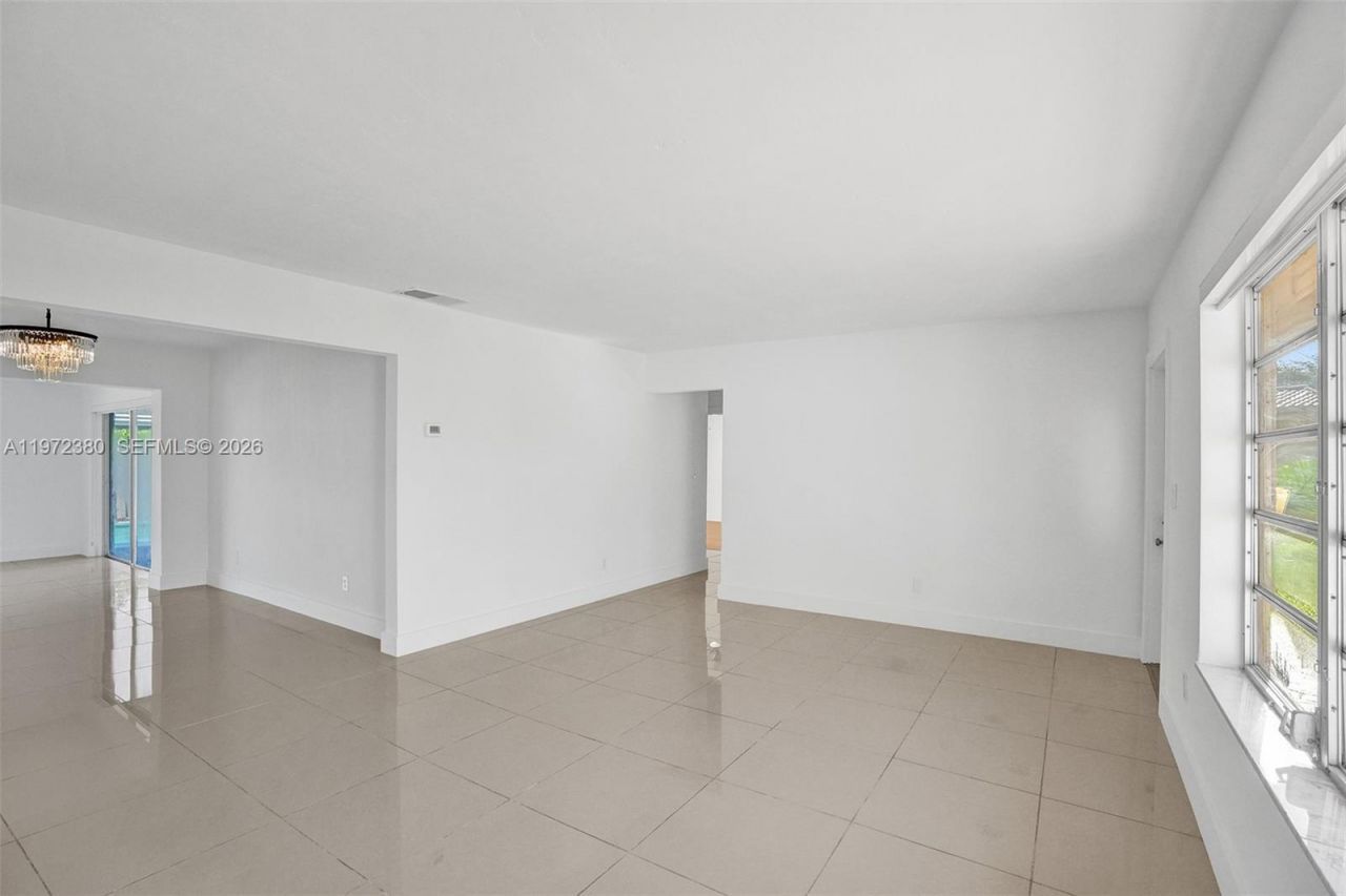 8521 Pasadena Blvd, Pembroke Pines, FL 33024 Photo