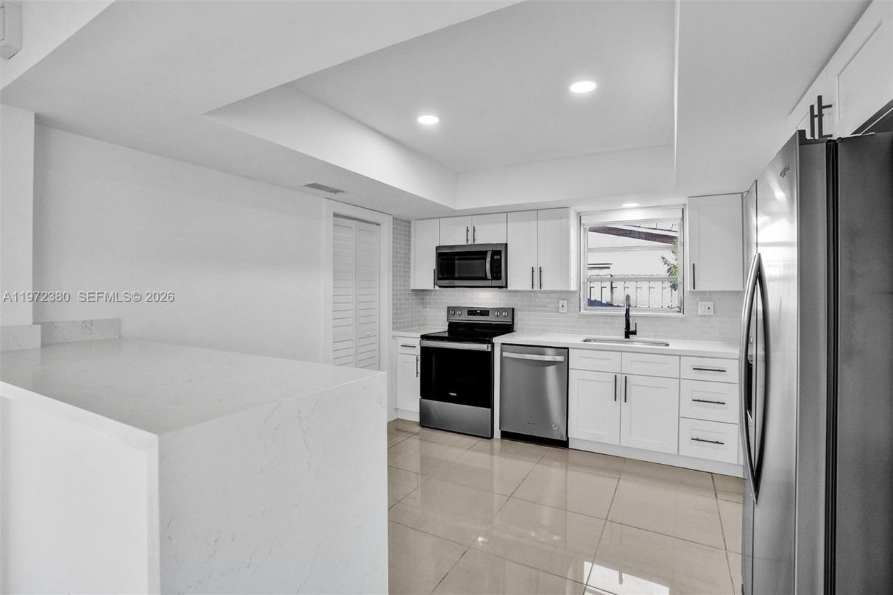 8521 Pasadena Blvd, Pembroke Pines, FL 33024 Photo