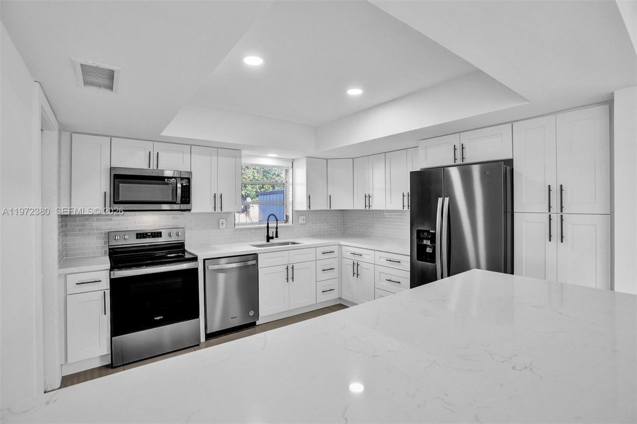 8521 Pasadena Blvd, Pembroke Pines, FL 33024 Photo