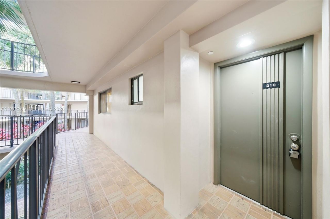 8760 SW 133rd Ave Rd, Unit 210, Miami, FL 33183 Photo