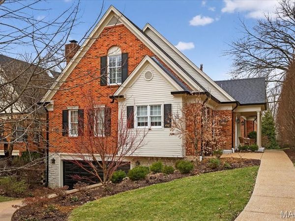 31 Conway Close Road, Ladue, MO 63124